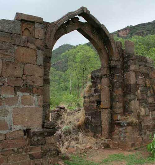 Jhin Jhin Mahal - Fort Ruins - Madhai